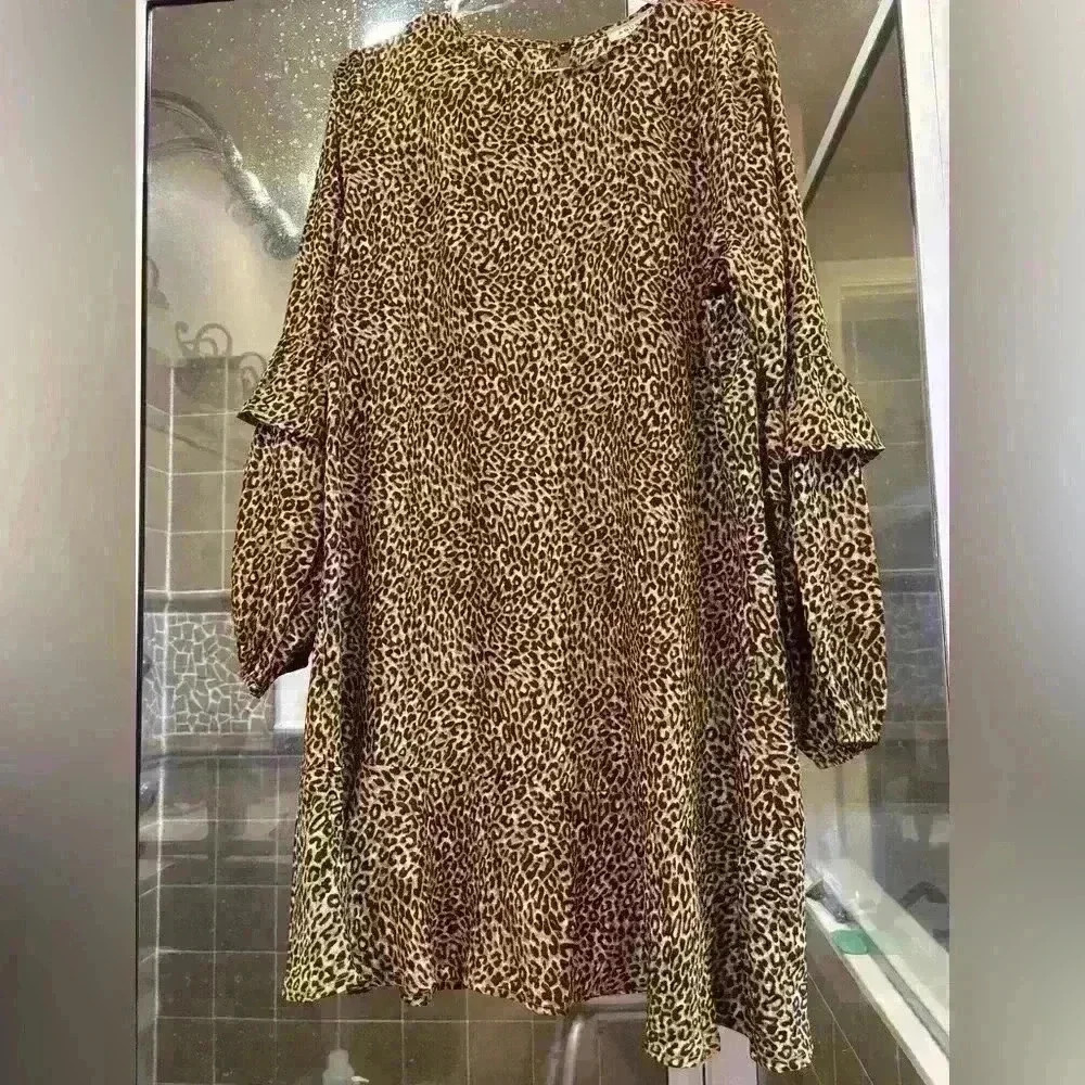 Andreè women’s animal print dress with ruffles. Size Large. Never Worn. - Picture 2 of 3